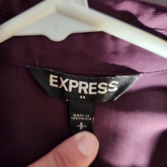 Express tunic sheer chiffon soft burgundy tunic top with cuffed sleeves and tabs - Picture 4 of 6